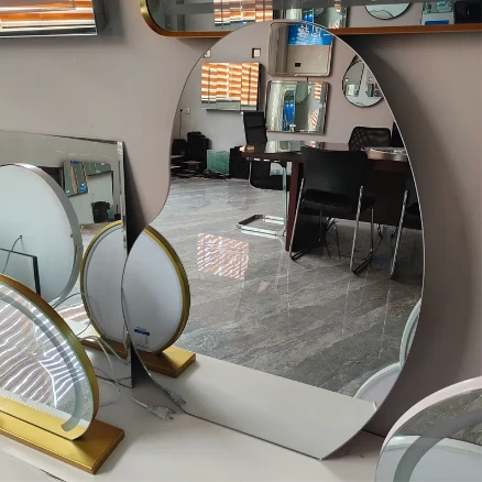 Choosing the Perfect Bathroom Mirror for Your Space